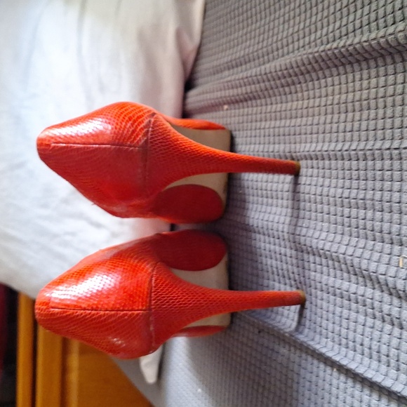 High Heel Pumps w/hidden platform - Picture 4 of 5